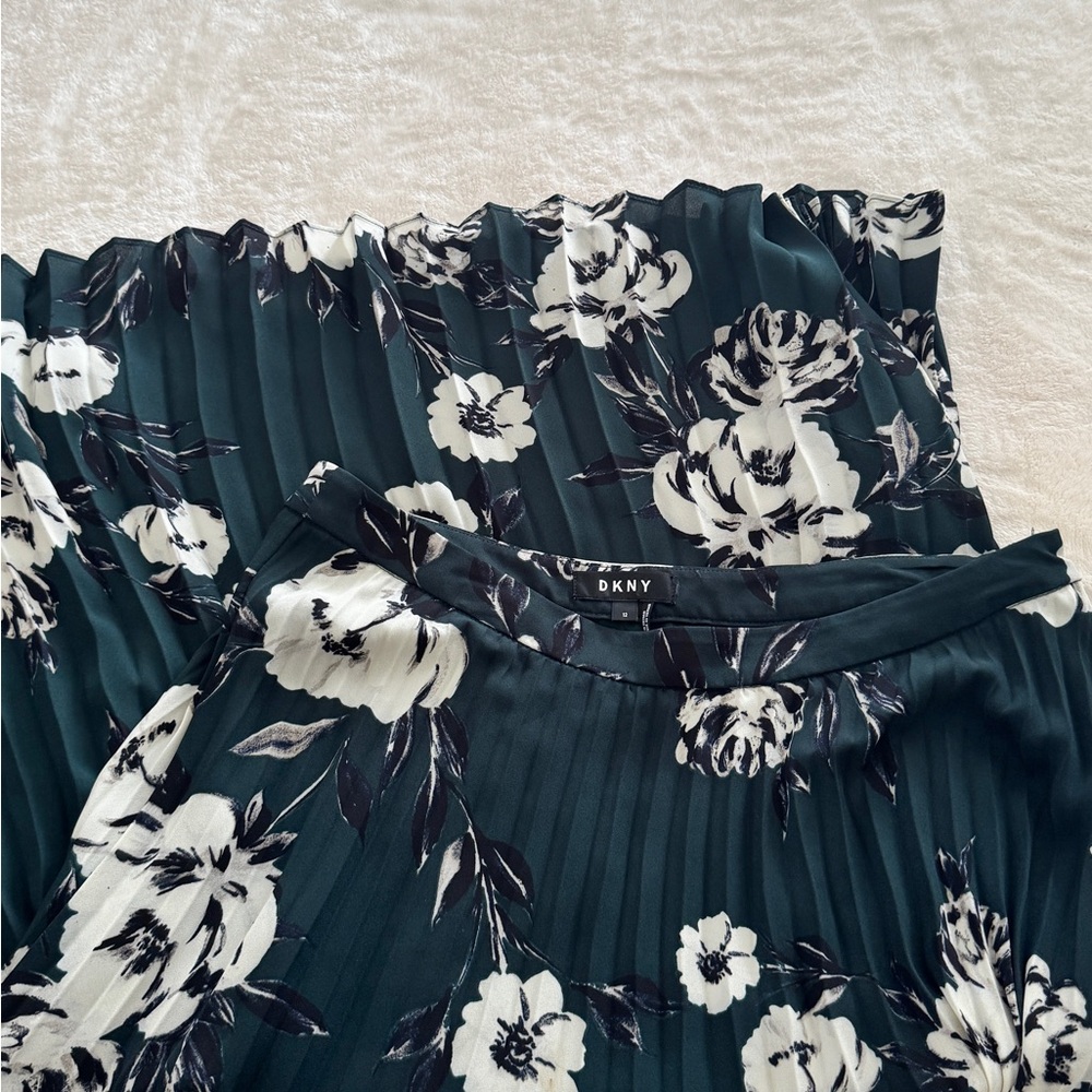 DKNY Dark Green Floral Skirt